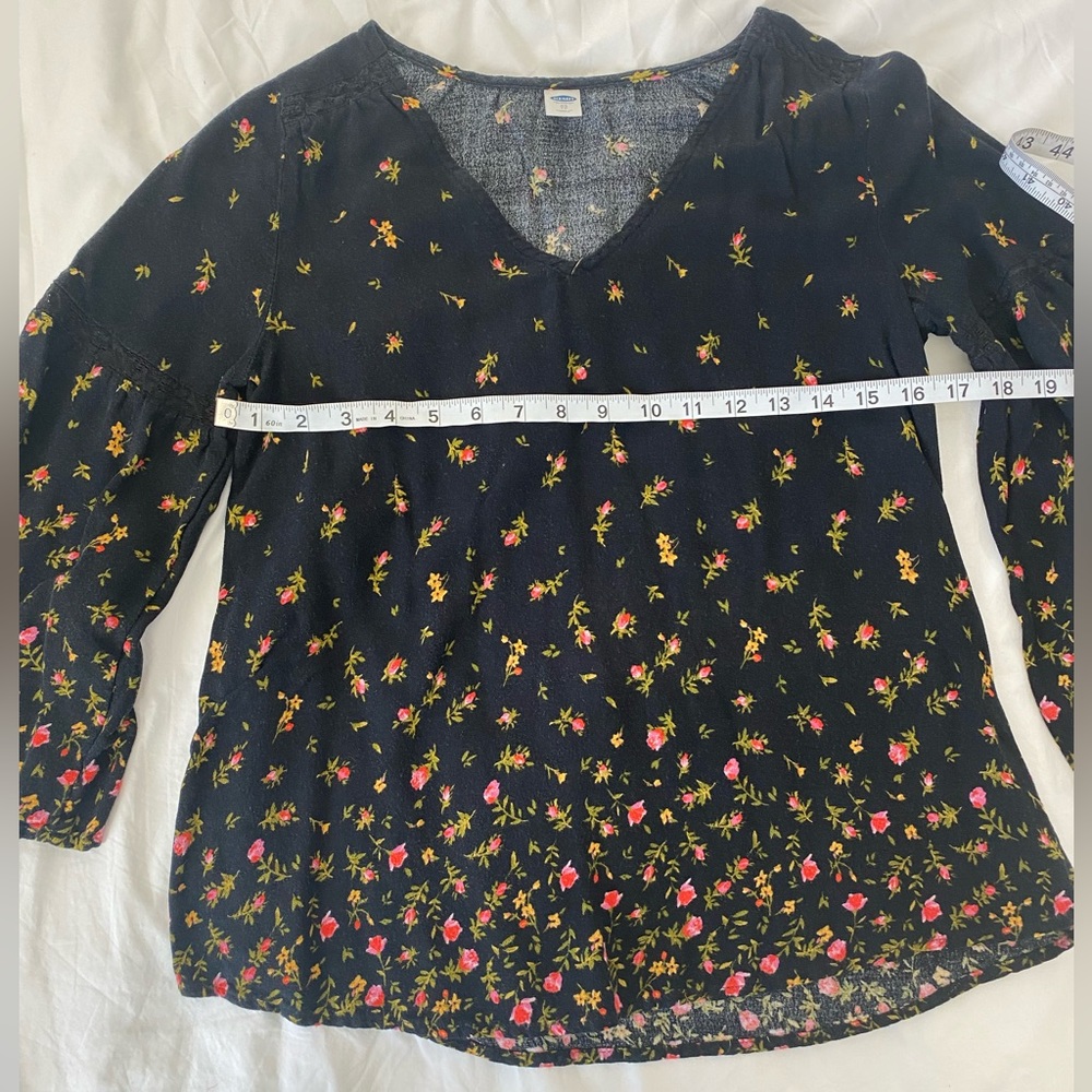Old Navy Floral‎ Top - Picture 5 of 5